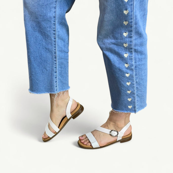 BECKETT - WHITE EMBOSSED